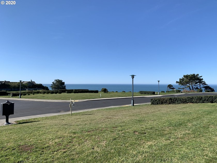 Build your dream home in one of Brookings' premier gated coastal - photo 8