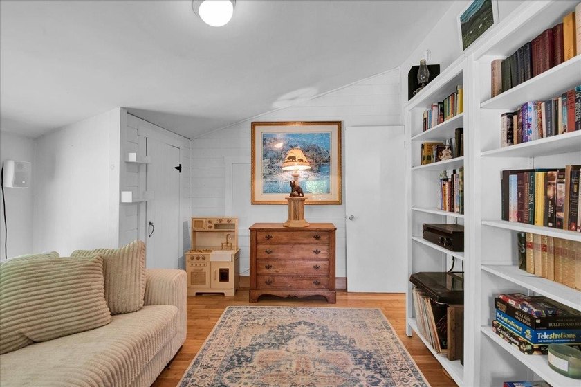 Don't let the size fool you, this beautifully updated 3-bedroom - photo 12