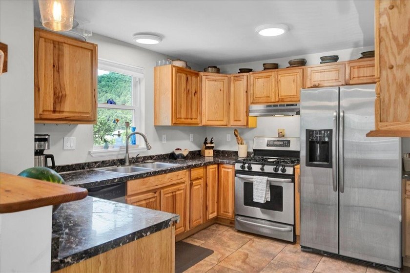 Don't let the size fool you, this beautifully updated 3-bedroom - photo 14