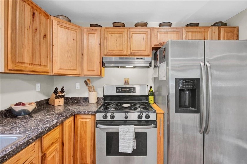 Don't let the size fool you, this beautifully updated 3-bedroom - photo 15