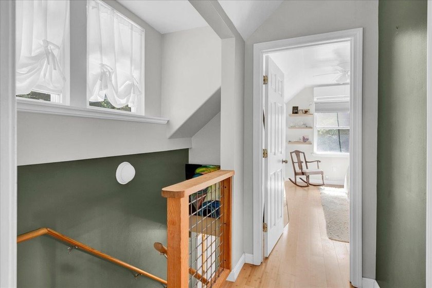Don't let the size fool you, this beautifully updated 3-bedroom - photo 20