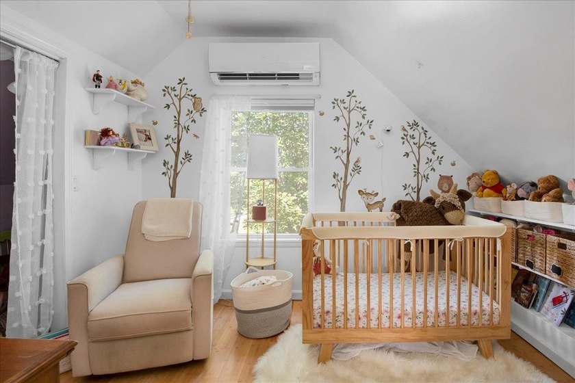 Don't let the size fool you, this beautifully updated 3-bedroom - photo 21