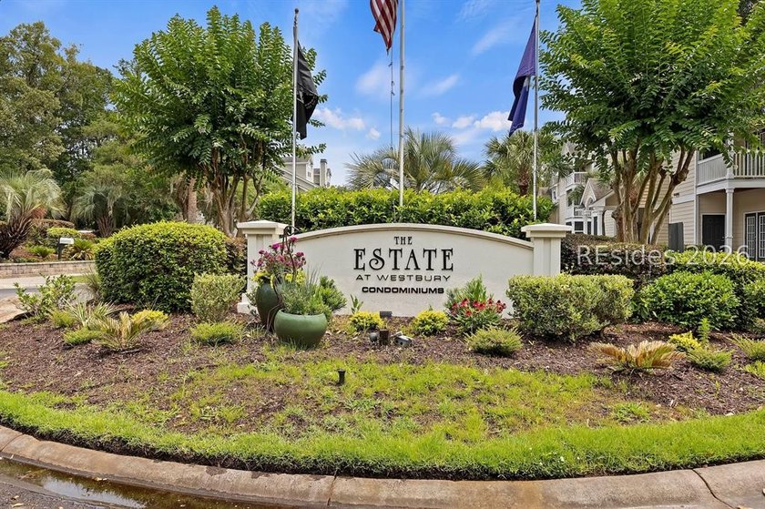 This 3BR/2BA villa at The Estate at Westbury offers a bright - photo 34