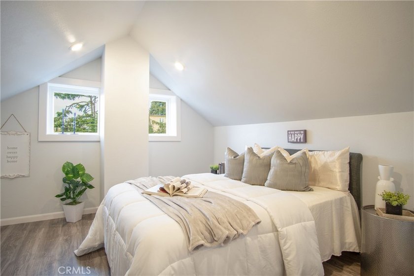 BACK ON THE MARKET! Seller will credit buyer for interest rate - photo 15