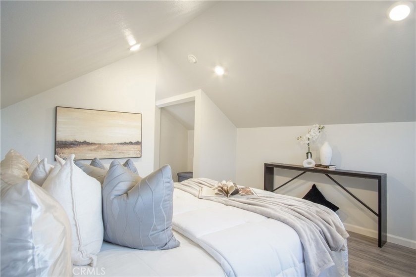 BACK ON THE MARKET! Seller will credit buyer for interest rate - photo 16