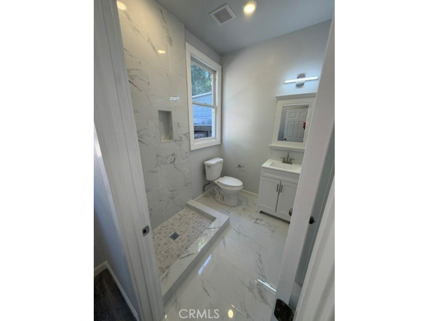BACK ON THE MARKET! Seller will credit buyer for interest rate - photo 20