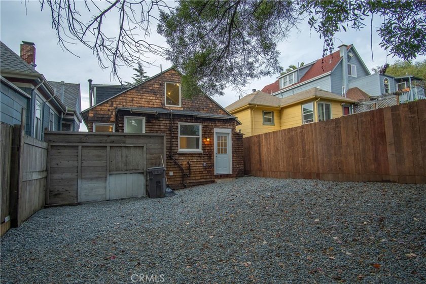 BACK ON THE MARKET! Seller will credit buyer for interest rate - photo 25