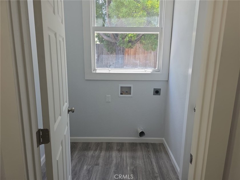BACK ON THE MARKET! Seller will credit buyer for interest rate - photo 29