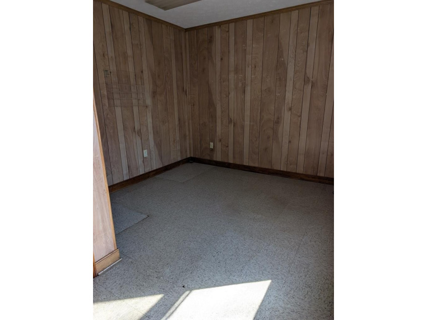 Commercial Property located behind Cumberland Courthouse on - photo 11