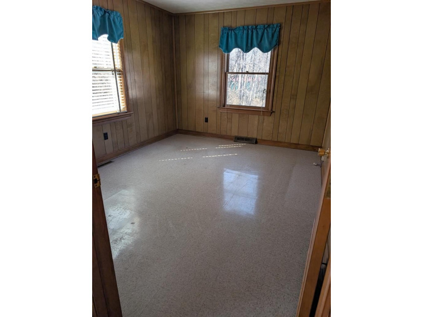 Commercial Property located behind Cumberland Courthouse on - photo 12