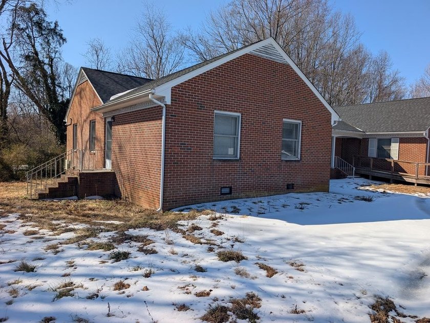 Commercial Property located behind Cumberland Courthouse on - photo 17