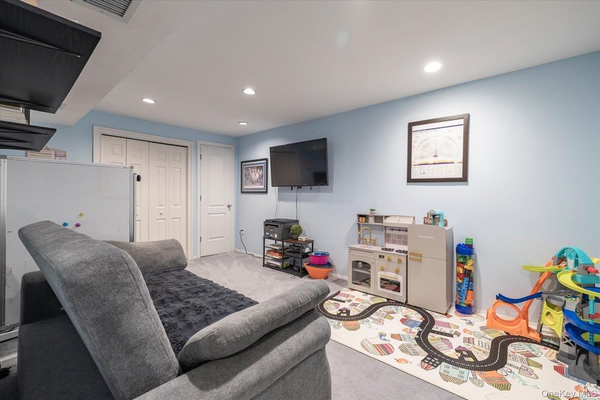 This Townhouse lives large with more than 1,500 square feet of - photo 14