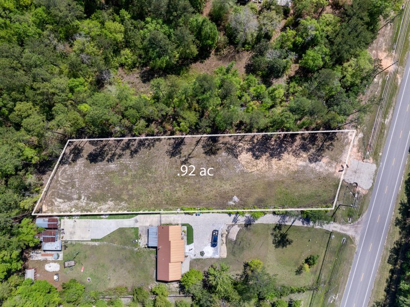 Prime Locations!! 2-Story Plaza Design comprised of 9,600 sq ft - photo 2