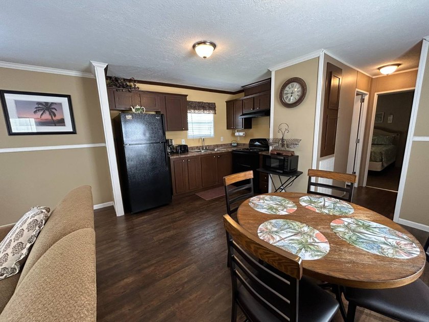 Experience the Florida lifestyle in this beautifully furnished - photo 3