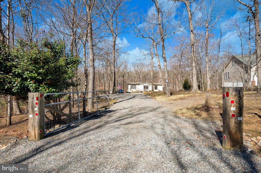 Welcome to Rose Valley Drive! Where comfort, space, and updates - photo 45