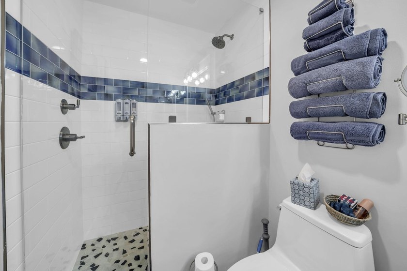 Experience coastal living in Seascape Resort! This fully - photo 6