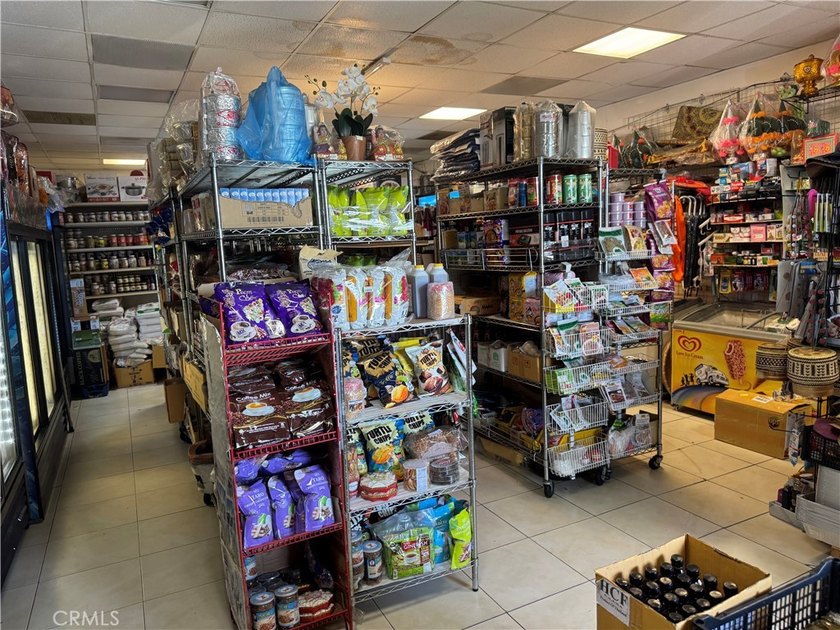 Excellent business opportunity, CC market has many Asian foods - photo 6