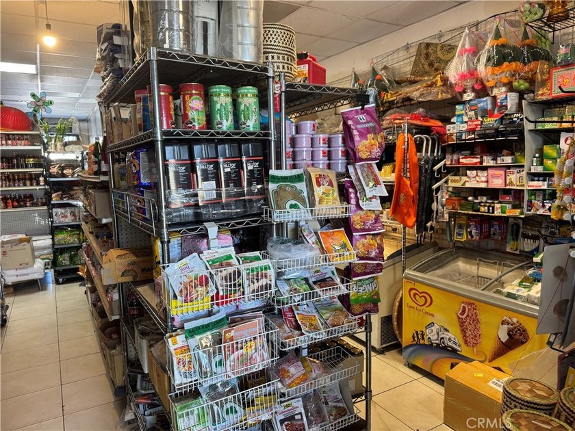 Excellent business opportunity, CC market has many Asian foods - photo 8