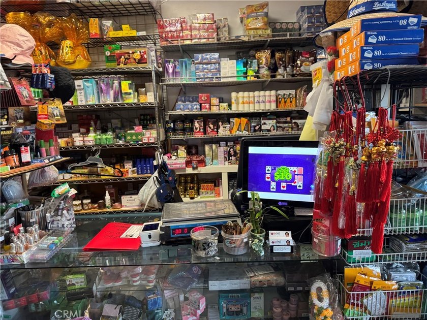 Excellent business opportunity, CC market has many Asian foods - photo 10