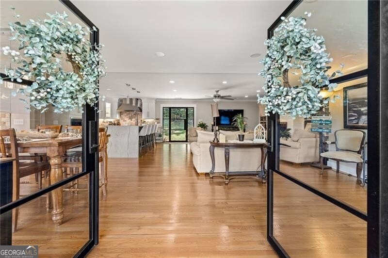Rarely does a property like this become available. Nestled on 3 - photo 4