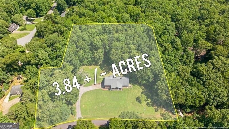 Rarely does a property like this become available. Nestled on 3 - photo 8
