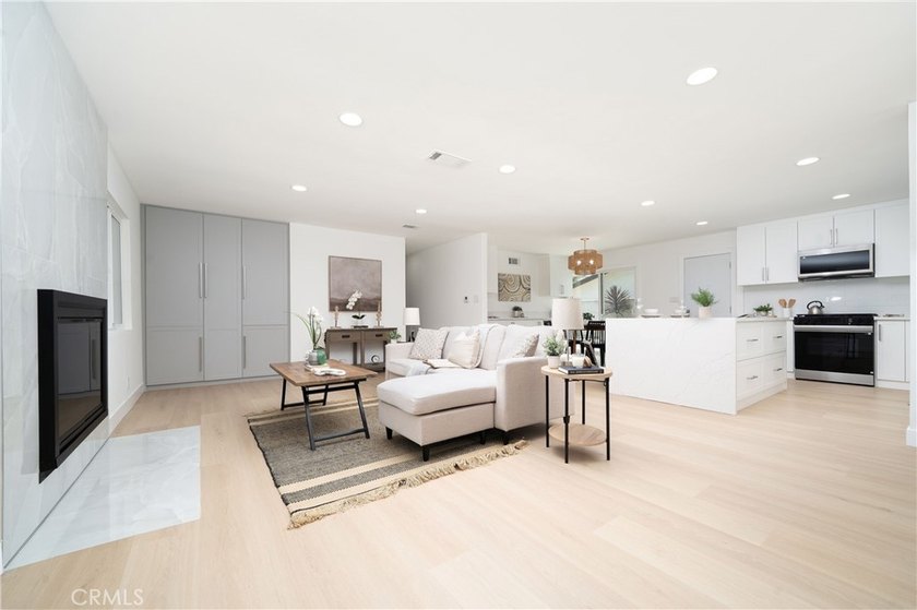 Beautifully renovated single-story home with 3 Bedrooms &amp; 2 Full - photo 8