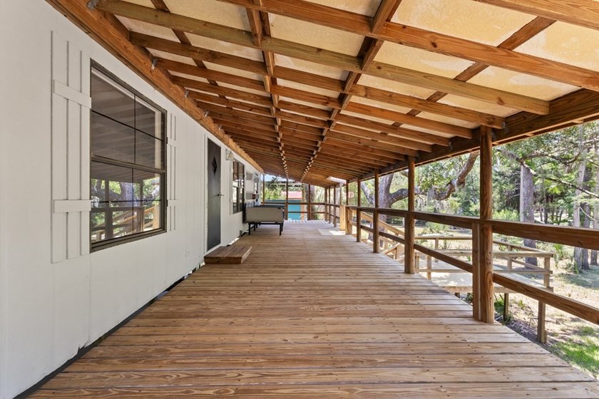 **BEST PRICED DEEP-WATER HOME IN STEINHATCHEE** Escape to the - photo 7