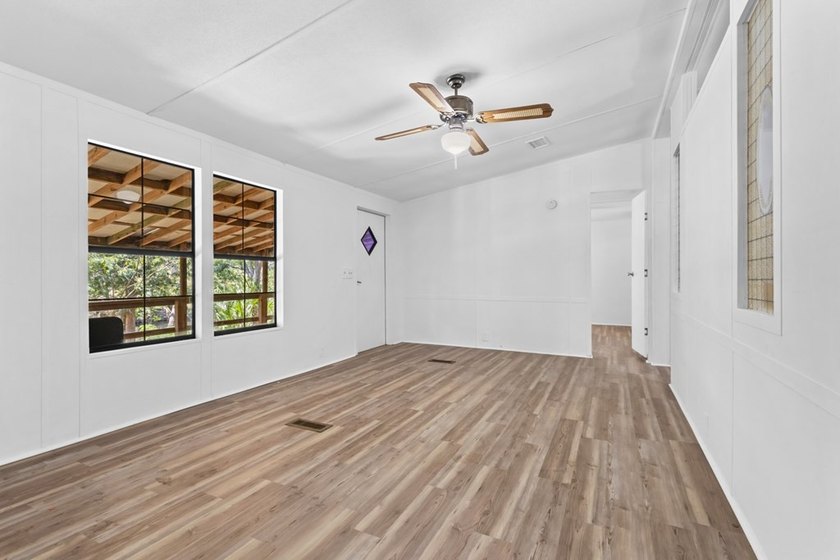 **BEST PRICED DEEP-WATER HOME IN STEINHATCHEE** Escape to the - photo 10