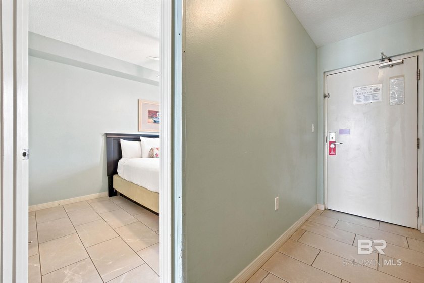 Welcome to your Gulf-front retreat at Phoenix All Suites in the - photo 5