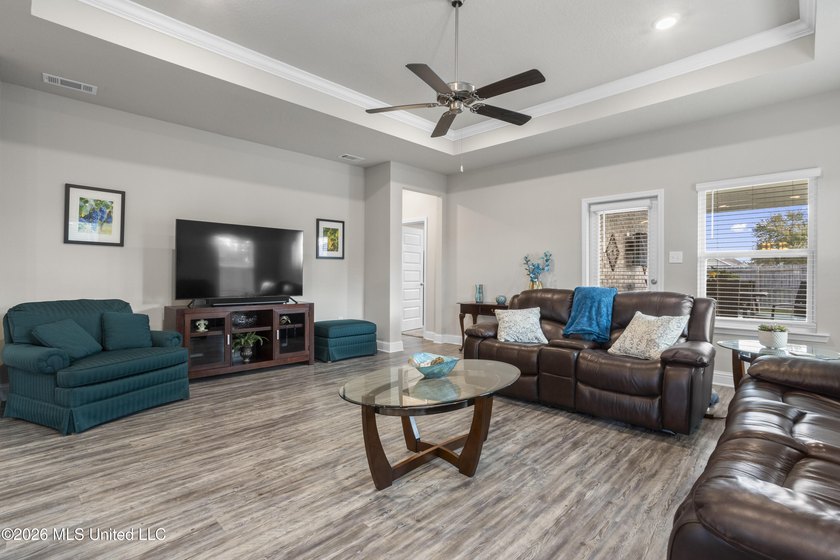Beautifully maintained home in the sought-after South Pointe - photo 15