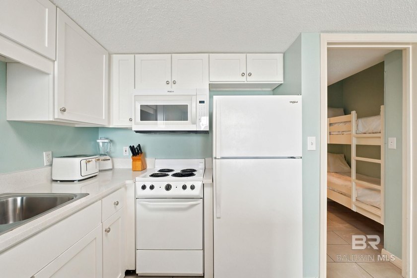 Welcome to your Gulf-front retreat at Phoenix All Suites in the - photo 8