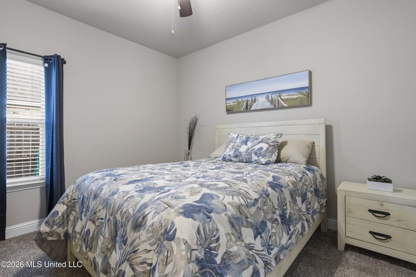 Beautifully maintained home in the sought-after South Pointe - photo 20