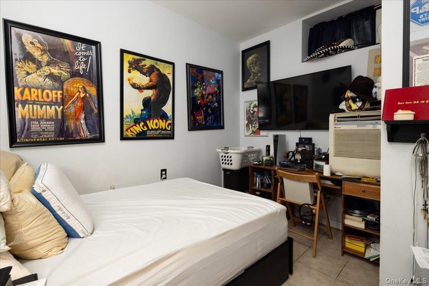 Stunning 3 Bedroom, 3 Bathroom Tudor nestled in the heart of - photo 21