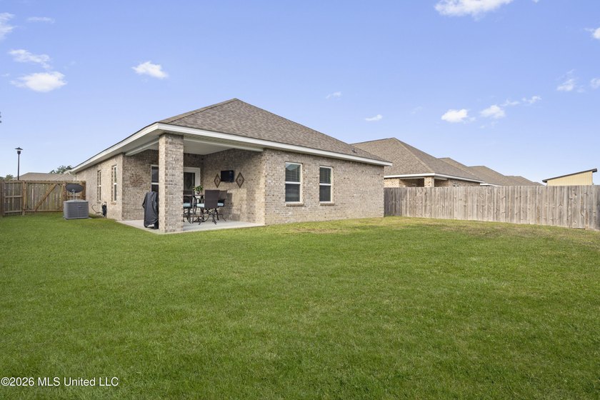Beautifully maintained home in the sought-after South Pointe - photo 29