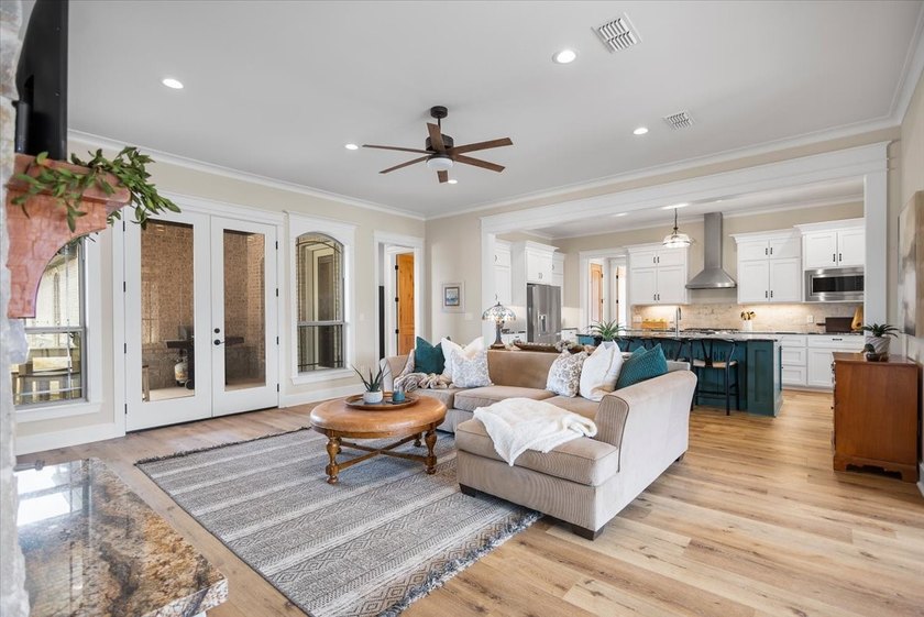 New listing: a golf course stunner in Hideaway's gated - photo 2