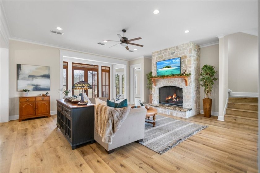New listing: a golf course stunner in Hideaway's gated - photo 4
