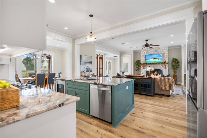 New listing: a golf course stunner in Hideaway's gated - photo 5