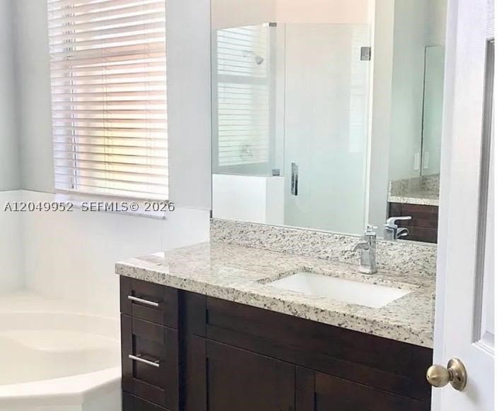 Beautiful and spacious two-story home built in 2005, featuring 4 - photo 11