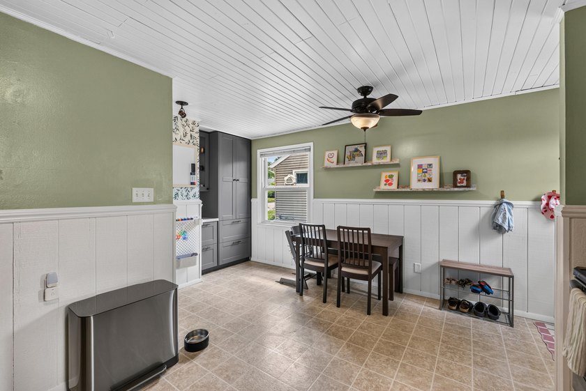 Charming 2BR ranch in the heart of St. Francis! Moments from the - photo 13