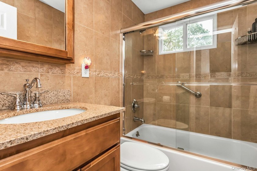 Welcome to this beautifully maintained &amp; updated property in - photo 15