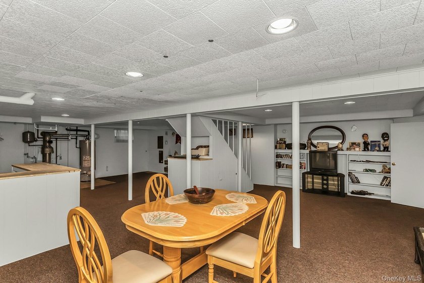 Welcome to this beautifully maintained &amp; updated property in - photo 17