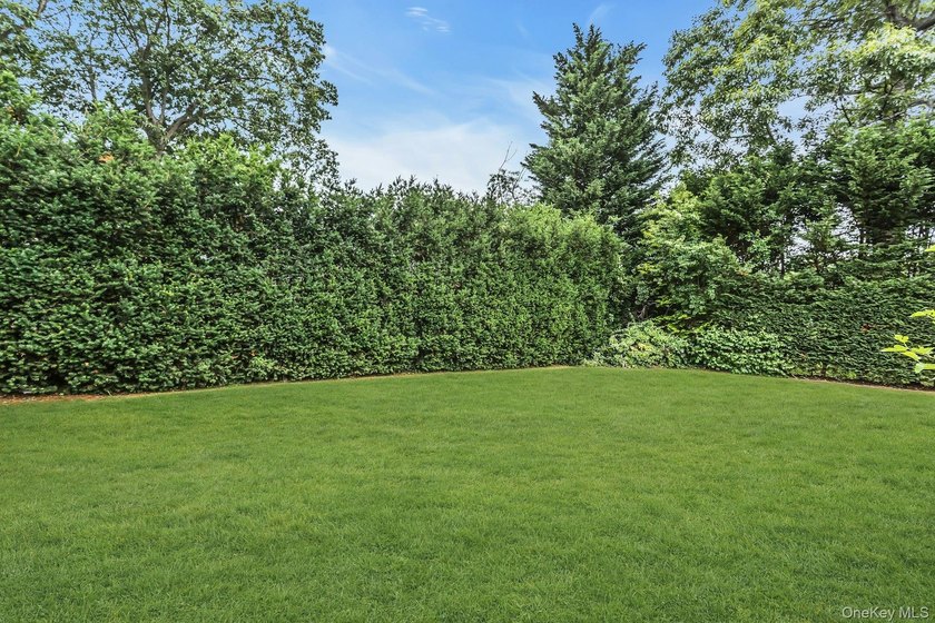 Welcome to this beautifully maintained &amp; updated property in - photo 18