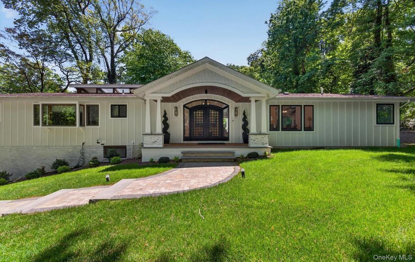 Beautiful Expansive Ponderosa Ranch in the desirable West Hills - photo 2