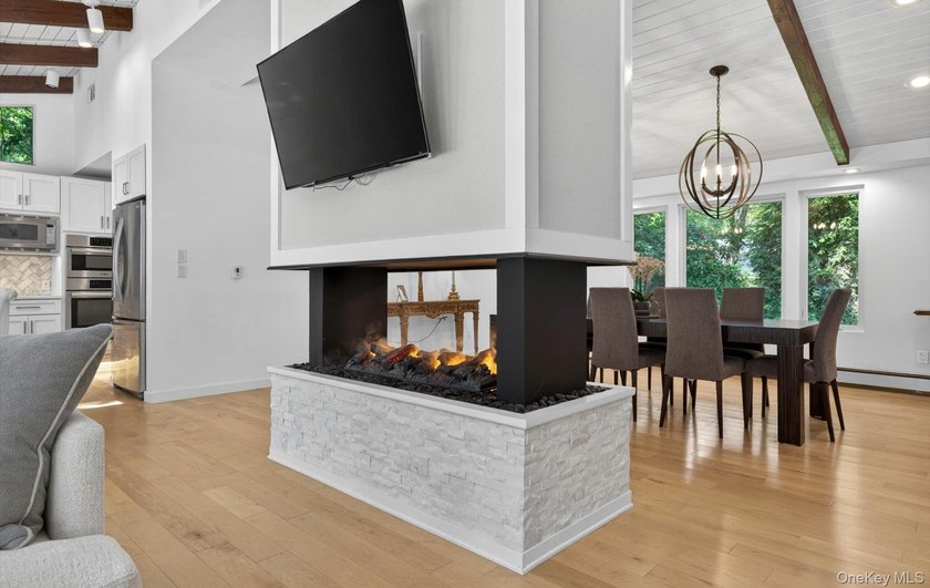 Beautiful Expansive Ponderosa Ranch in the desirable West Hills - photo 8