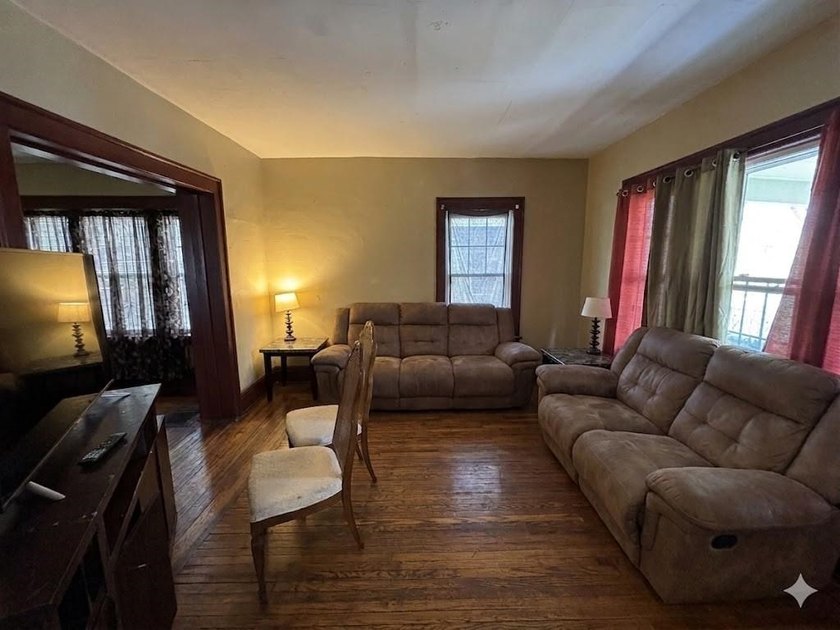 Opportunity awaits at 160 Sawyers Street! Now vacant and ready - photo 4