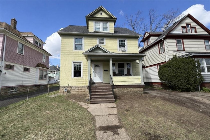 Opportunity awaits at 160 Sawyers Street! Now vacant and ready - photo 7