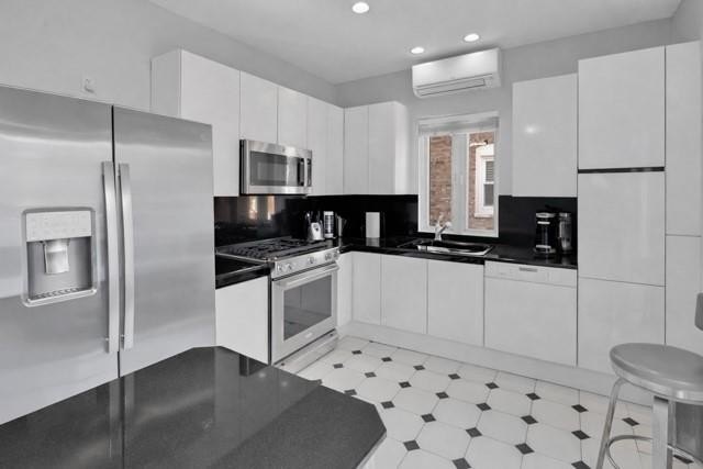 Charming brick single-family home located in the heart of Marine - photo 11