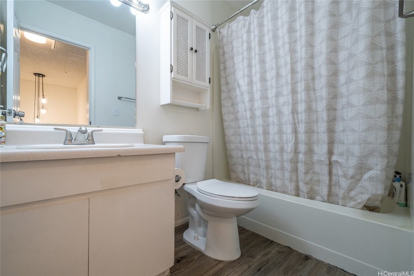 Sunny and spacious end model townhome in Nob Hill Three! Park - photo 11