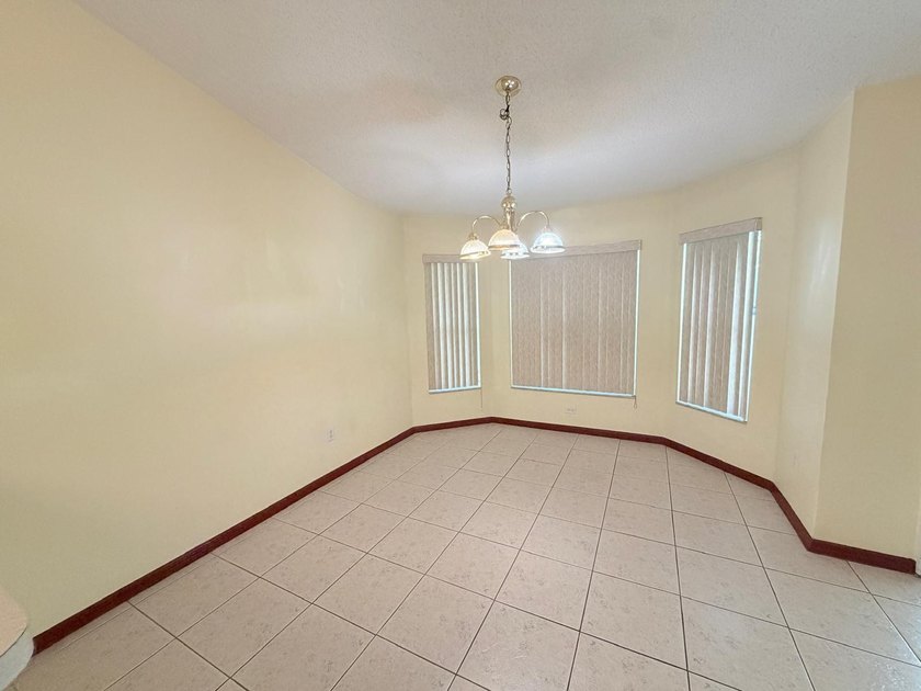 Welcome to this beautifully maintained Port St. Lucie home - photo 12