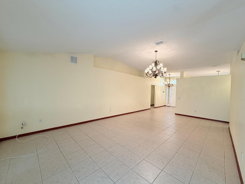 Welcome to this beautifully maintained Port St. Lucie home - photo 15